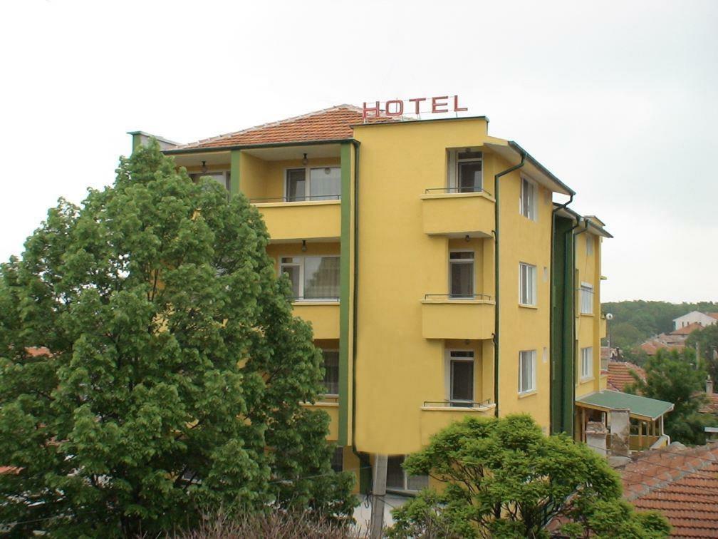 Hotel Triumph Nova Zagora Exteriör bild