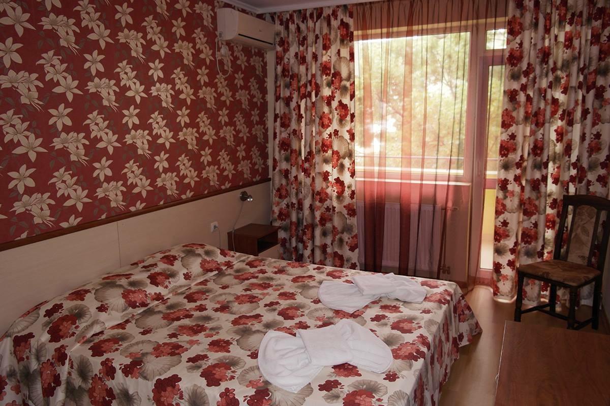 Hotel Triumph Nova Zagora Exteriör bild