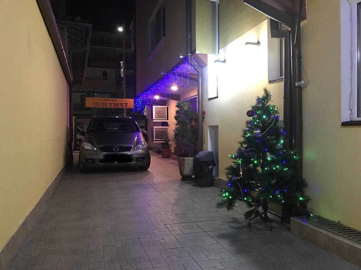 Hotel Triumph Nova Zagora Exteriör bild